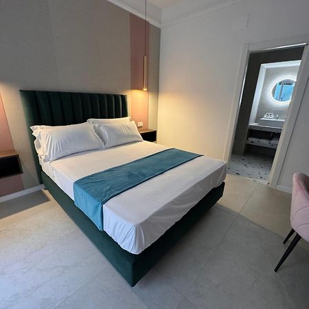 Hotiday Room Collection - Napoli Museo Suite Luaran gambar