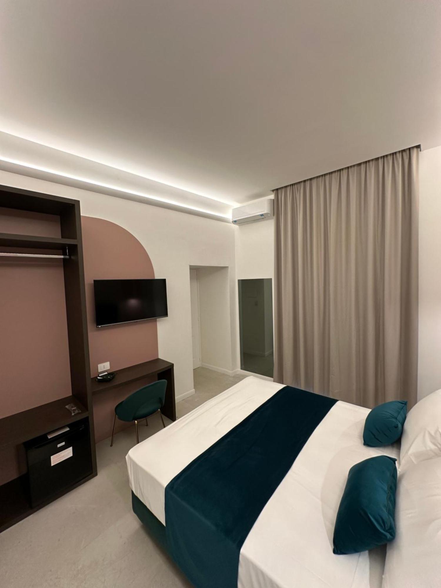 Hotiday Room Collection - Napoli Museo Suite Luaran gambar