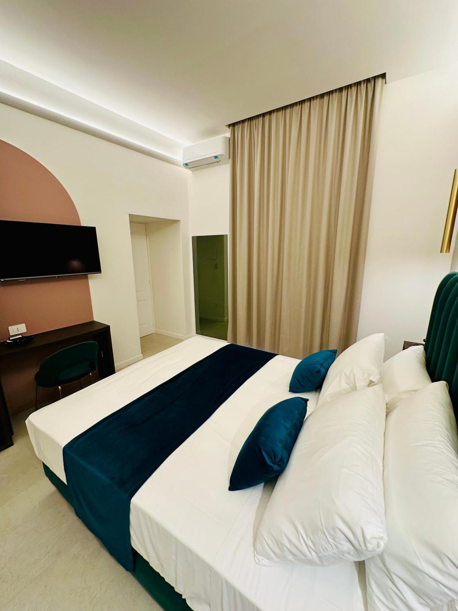 Hotiday Room Collection - Napoli Museo Suite Luaran gambar