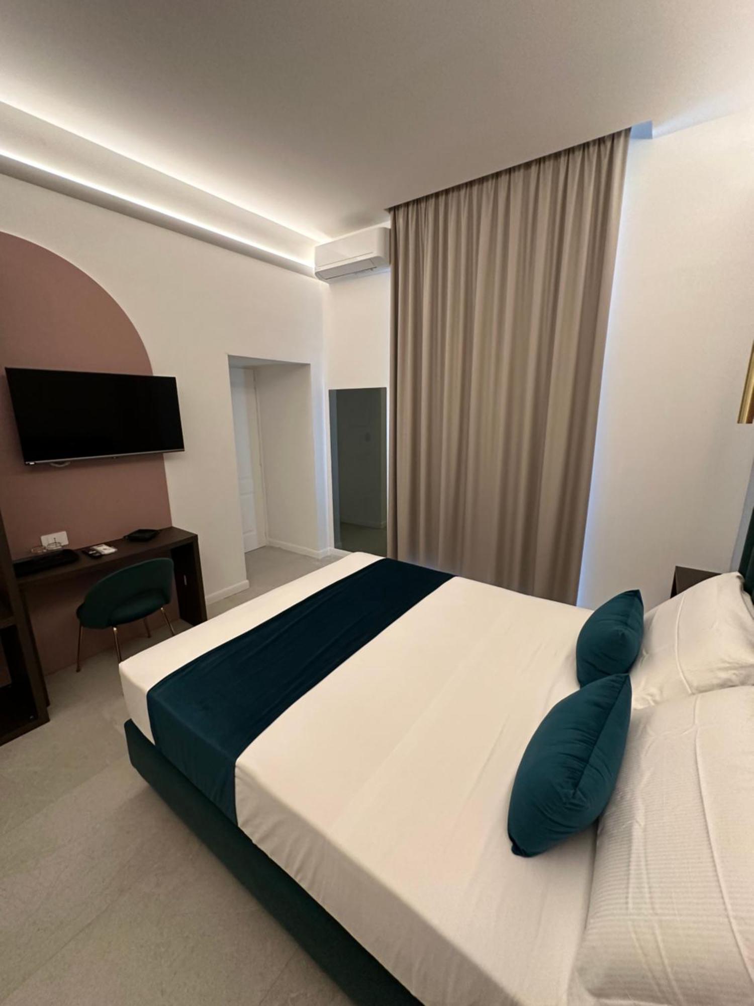 Hotiday Room Collection - Napoli Museo Suite Luaran gambar