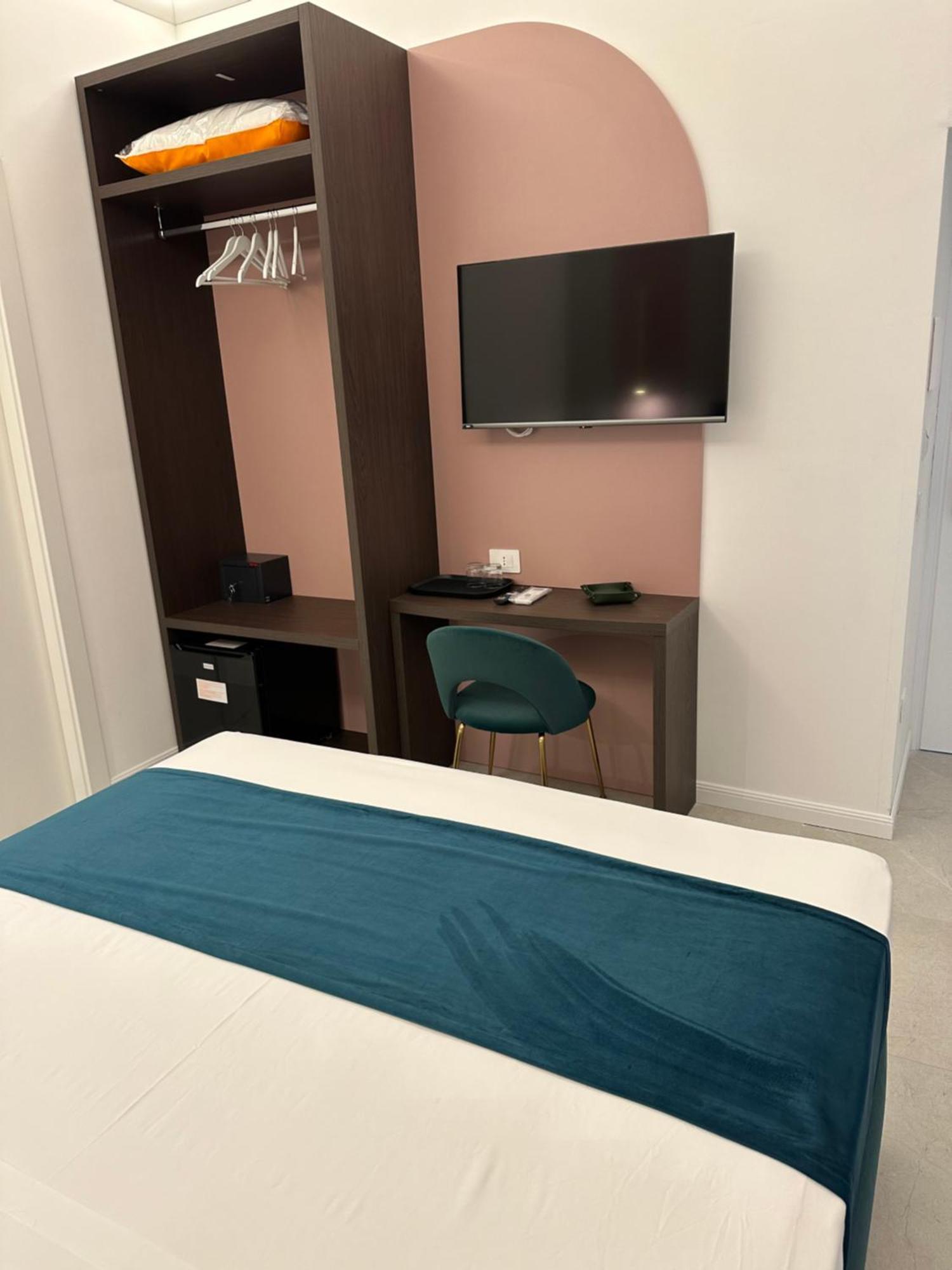 Hotiday Room Collection - Napoli Museo Suite Luaran gambar
