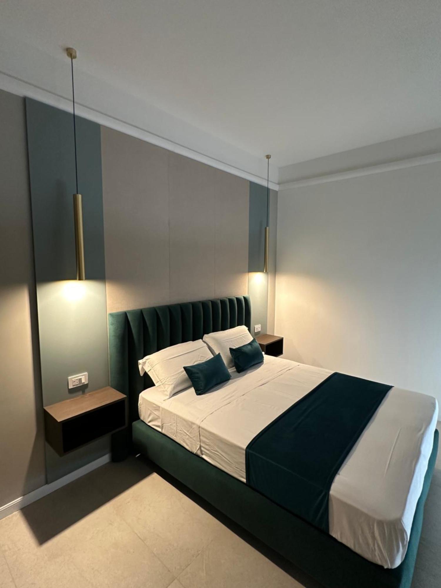 Hotiday Room Collection - Napoli Museo Suite Luaran gambar