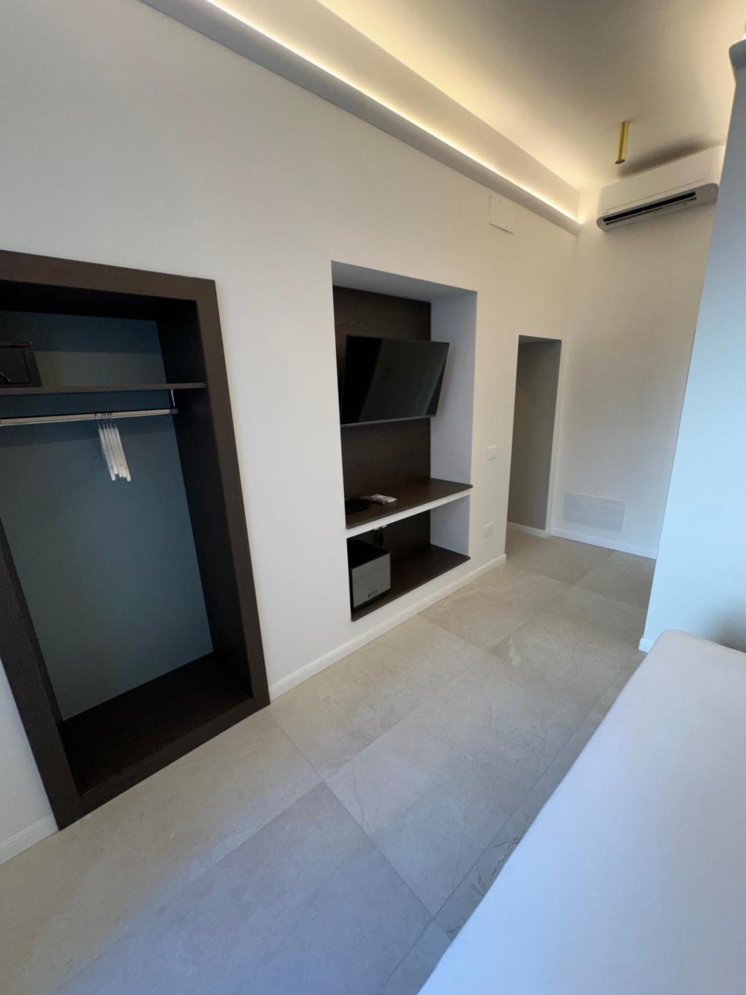 Hotiday Room Collection - Napoli Museo Suite Luaran gambar