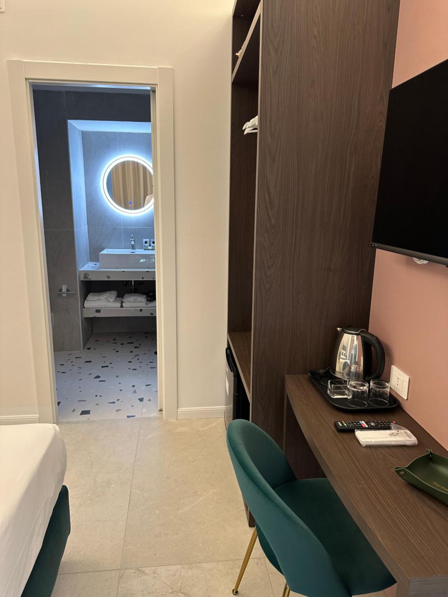 Hotiday Room Collection - Napoli Museo Suite Luaran gambar