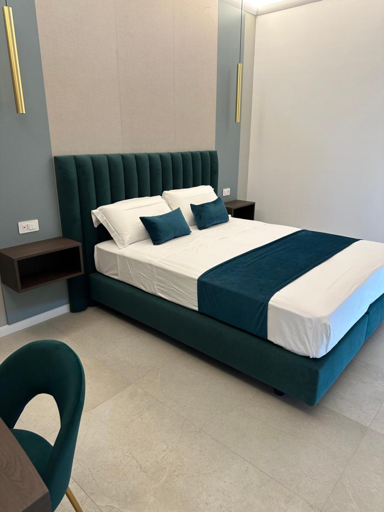 Hotiday Room Collection - Napoli Museo Suite Luaran gambar