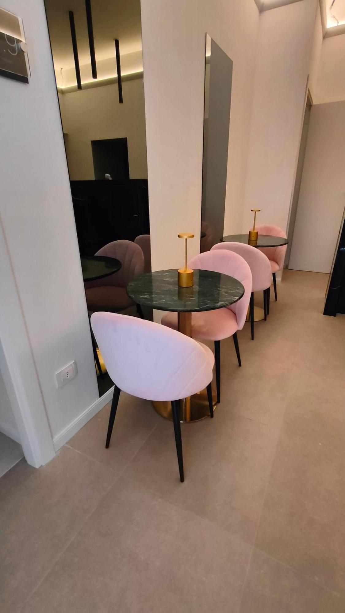 Hotiday Room Collection - Napoli Museo Suite Luaran gambar